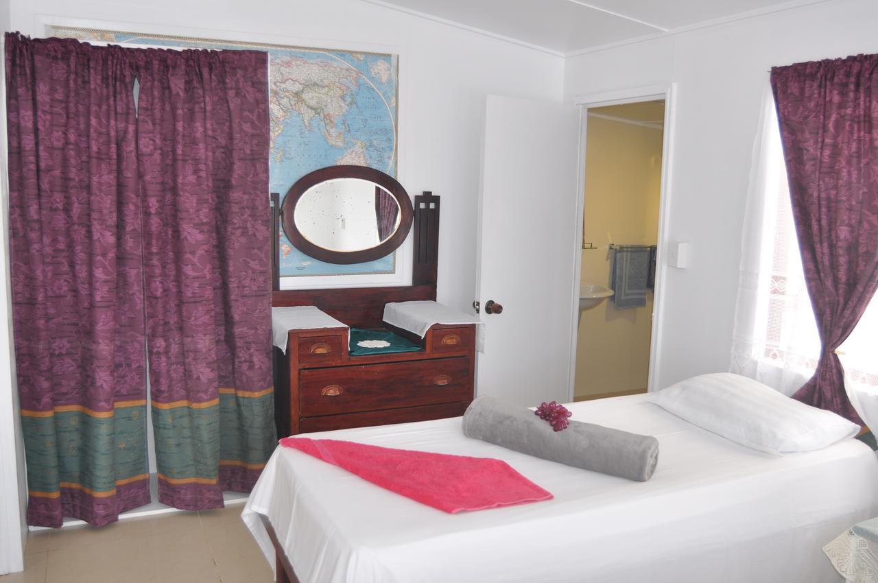 Flying Annie Moa Bed & Breakfast Ниафу Екстериор снимка